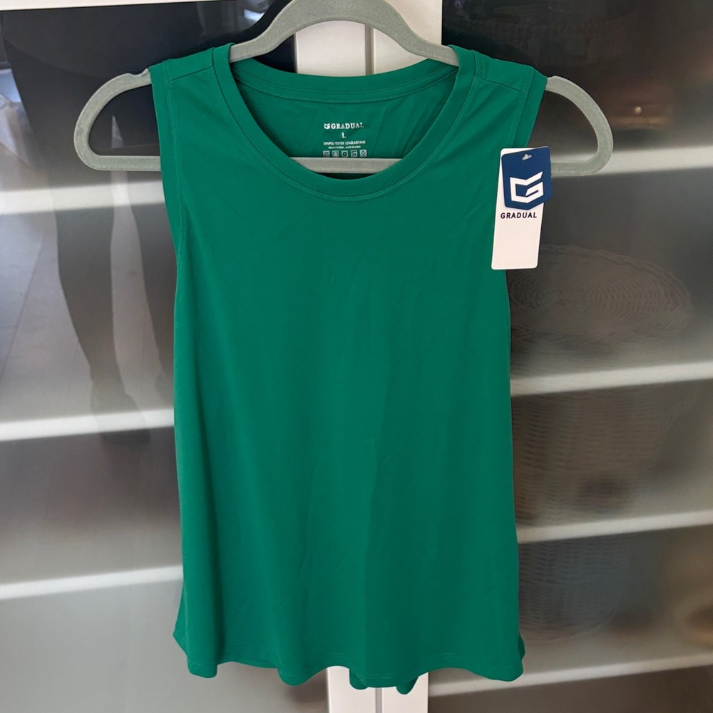 NWT Women's Green Sleeveless Top L